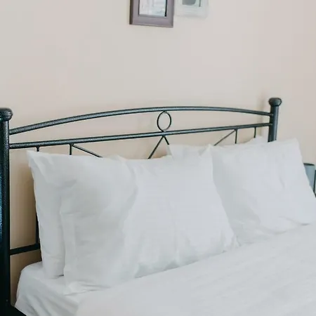 House, Nirvana, Apartamento Patras