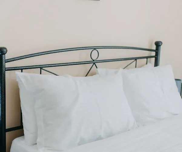 House, Nirvana, Daire Patras